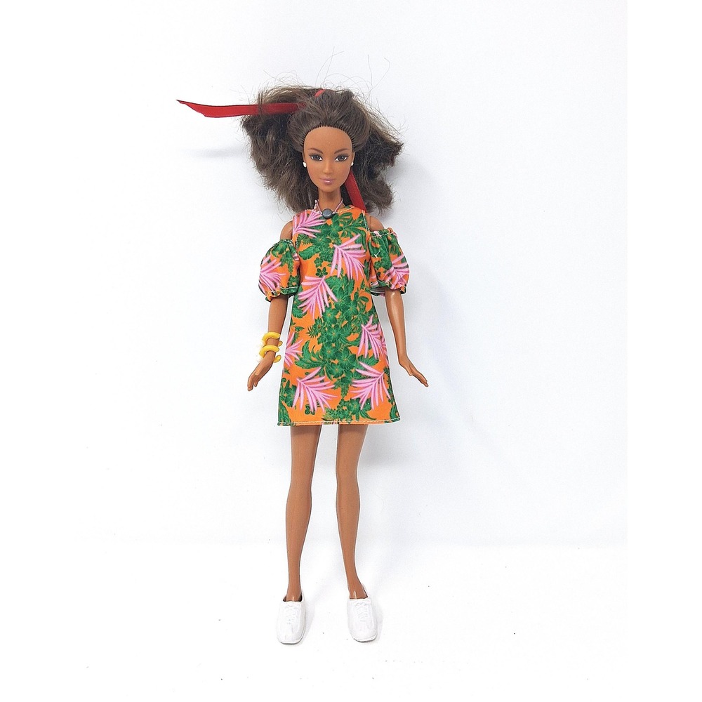 Barbie Cali Girl Lea Doll with Beach Feet Redress 2004